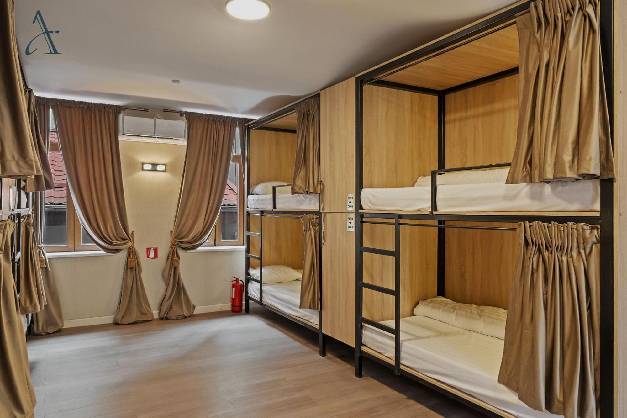 Ramana Garden Hostel - Self-Service Accommodation 布加勒斯特 外观 照片
