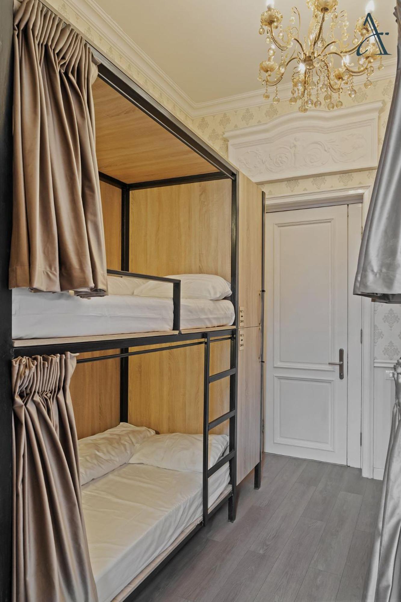 Ramana Garden Hostel - Self-Service Accommodation 布加勒斯特 外观 照片
